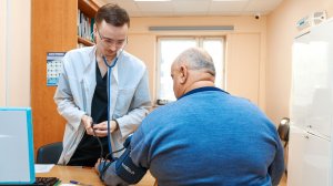 В России необходимо увеличить выплаты по программам «Земский доктор» и «Земский фельдшер»