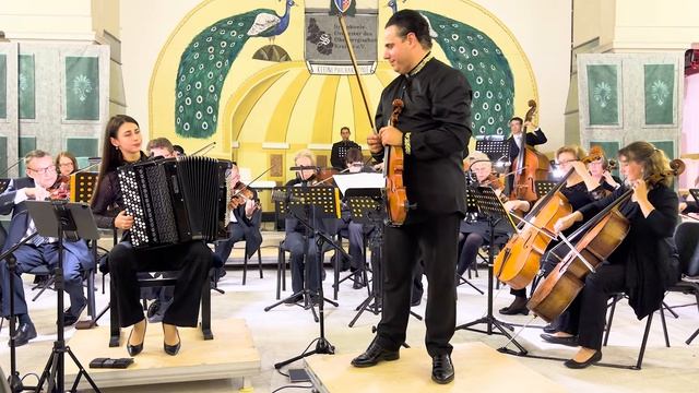 Astor Piazzolla – Oblivion | Accordion & Violin Live with Orchestra смотреть онлайн