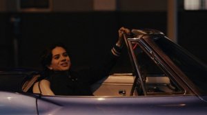 Шугар 2 сезон 1 серия «Дом вдали от дома» (сериал, 2026)