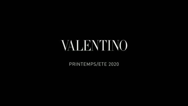 Показ женской коллекции Valentino весна-лето 2020
