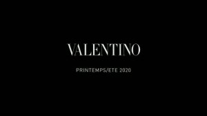 Показ женской коллекции Valentino весна-лето 2020