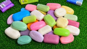 Удовольствие на несколько минут: 3 радужные ванночки с конфетами M&M's и волшебной слизью