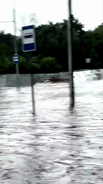 Сильный ливень прошел в Москве