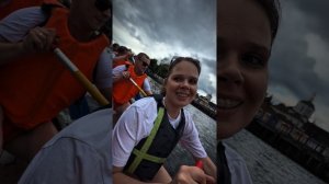 Заплыв театралов на лодках «Драконах»