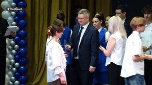 Около 300 алтайских школьников стали участниками «Парада звезд» | Толк