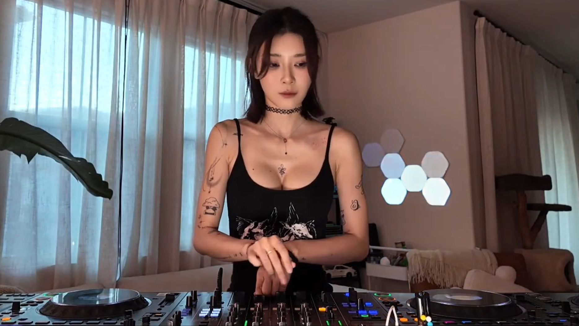 Kira X - 2026 house mix midnight energy & dirty grooves смотреть онлайн
