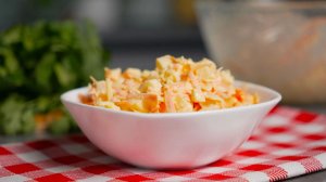 Салат «Стройняжка»! Всего 3 продукта, вкусно, просто, недорого! Ем салат и худею!
