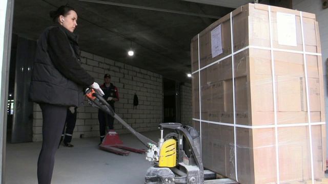 МЧС России продолжает доставлять гумпомощь в Курскую область