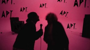 ROSÉ & Bruno Mars – APT. (Official Music Video)