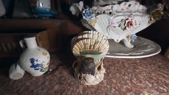 Заброшенный дом 96-летней бабушки всё осталось нетронутым [get.gt] смотреть онлайн