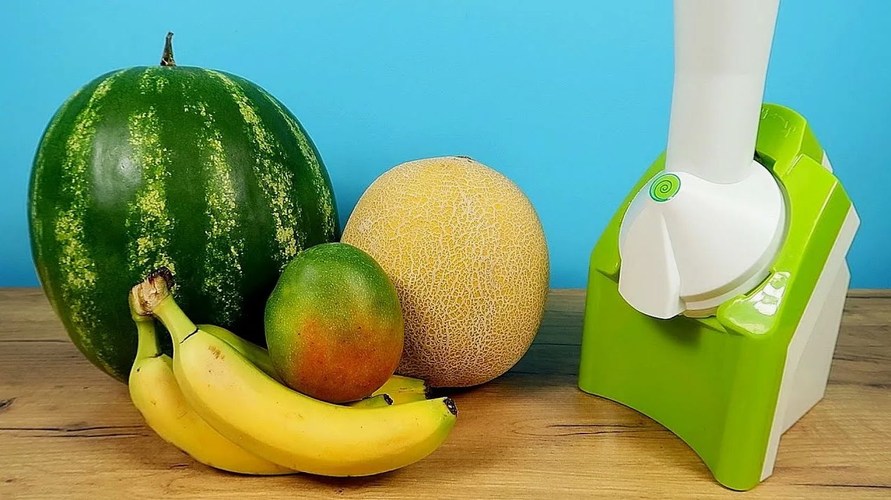 Мороженое из Арбуза, Манго, Дыни и Банана на китайском Ice Cream Maker! Получится или нет? смотреть онлайн