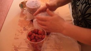 Заморозка клубники в мёде - самая вкусная заготовка