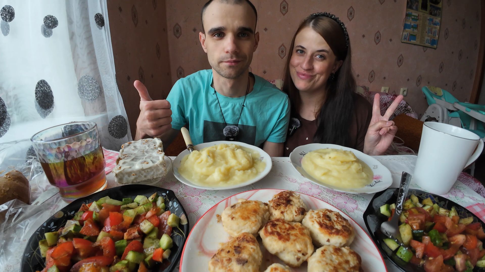 МУКБАНГ КОТЛЕТЫ ИЗ КУРИЦЫ / ПЮРЕ / САЛАТ ОВОЩНОЙ / ПРЯНИК СО СГУЩЕНКОЙ смотреть онлайн