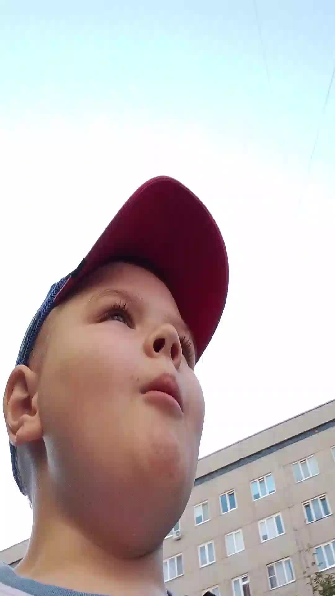 иду в кинотеатр