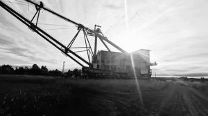 Эпично. Самый большой шагающий экскаватор в России.