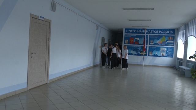 Губернатор Денис Паслер рассказал о ремонте свердловских школ и поддержке учителей.