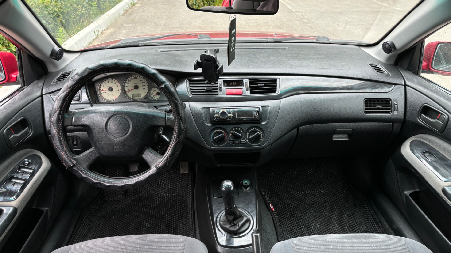 Mitsubishi Lancer 2005 (краткий обзор) смотреть онлайн