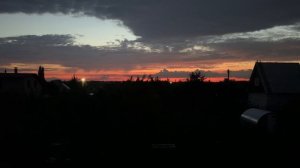 Июньская ночь коротка, рассвет в 4 утра. Лишь громкие голоса птиц нарушают тишину