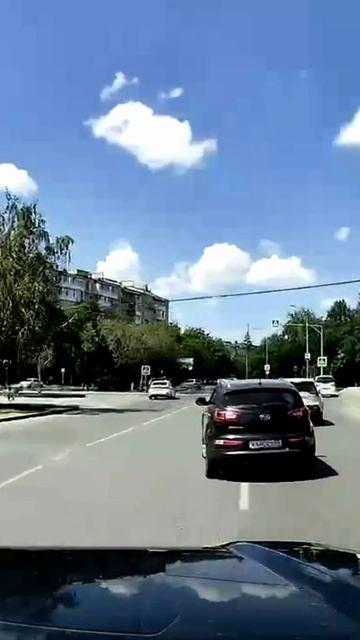 Киа не пропускает пешеходов