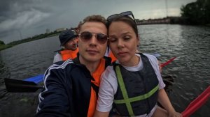 Заплыв театралов на лодках «Драконах»