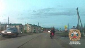Появилось видео погони ГАИ за пьяным мотоциклистом без прав в Башкирии, который пытался скрыться