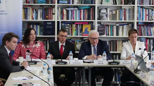 Круглый стол «Роль БРИКС для политического и экономического сотрудничества африканских стран» смотреть онлайн