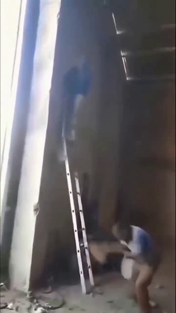 Когда попросил деда помочь🥲
