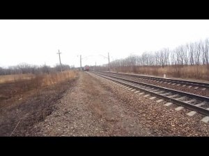 Система электровозов 2ЭС5К-161/160 «Ермак» с грузовым поездом.