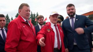 Уже 156-й конвой в зону военной спецоперации отправила сегодня партия КПРФ.