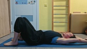 Утренняя зарядка с акцентом на тазобедренные суставы, 16 минут
