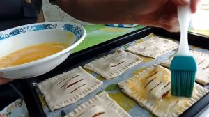 Вкусные Слойки к чаю и Пампушки с чесноком / работаем на огороде /