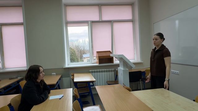 Когда родители публично принижают авторитет начинающего учителя