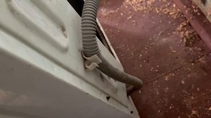 Стиральная машинка не может набрать воду сразу её сливает причина
