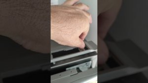 Холодильник SAMSUNG сам переключает режим охлаждения, бегает индикатор работы.