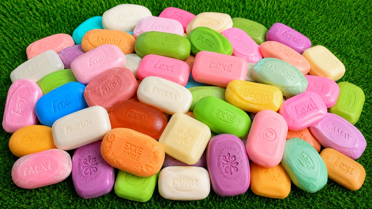 Удовольствие на несколько минут: 3 радужные ванночки с конфетами M&M's и волшебной слизью смотреть онлайн