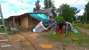 Установили сами кессон в старом доме