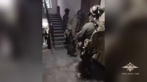 МВД России публикует видео задержания подозреваемых в организации экстремистского сообщества