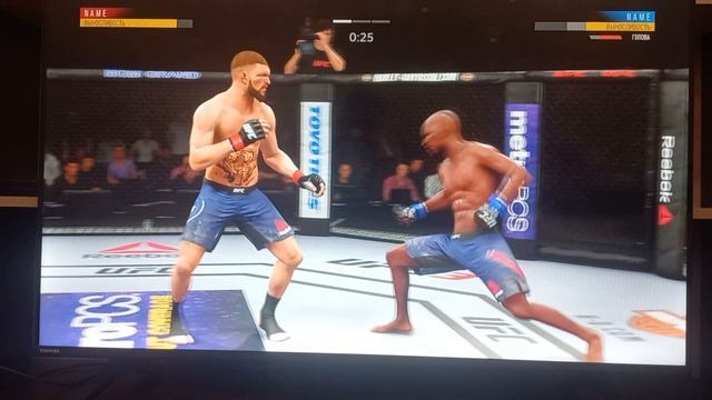 Бокс против карате. Бой в UFC 3