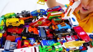 Влад и Никита играют с детскими машинками | Hot Wheels City Слайм Челлендж