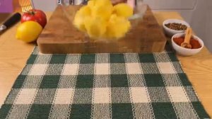 🍗 Аппетитные куpиные ножки и бёдрa в аpоматном соyсе с шампиньонами и каpтофельным пюре 😋