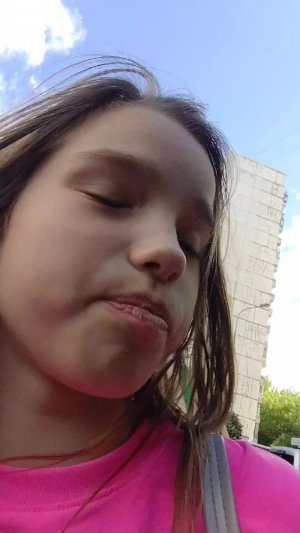Всем привет Я гуляю на улице