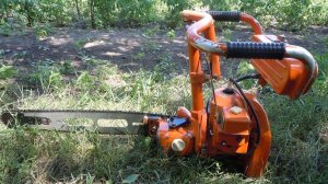 Бензопила СССР Урал -2 . Есть Искра.
