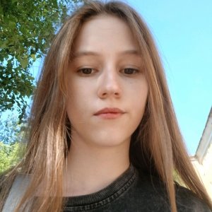 общаемся,а иногда употребляю корейский язык
