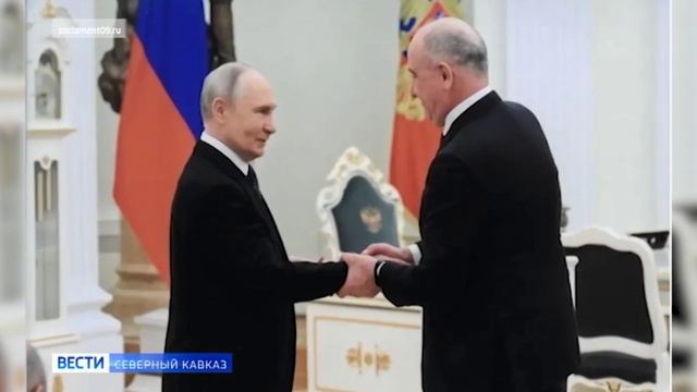 Президент наградил главу КЧР орденом "За заслуги перед Отечеством" смотреть онлайн