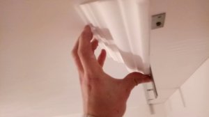 секреты монтажа багета под карниз