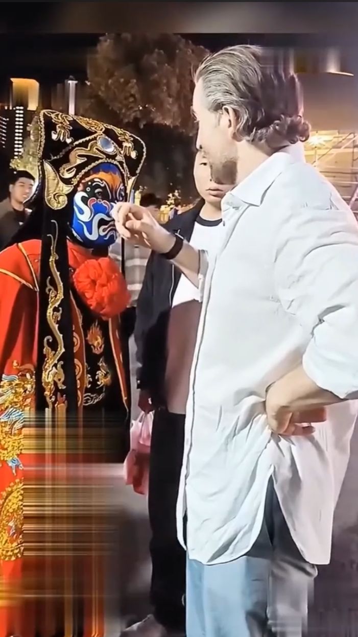 Бянь Лянь (Bian Lian)