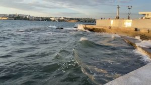 Море волнуется