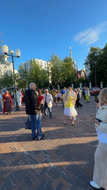 Сокольники, дискотека закончилась, но танцы продолжаются