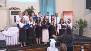 Пение хора «Святой»