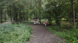 Мухоморы красные. Кринжовые скульптуры в парке Воровского. Развратные кошки.
